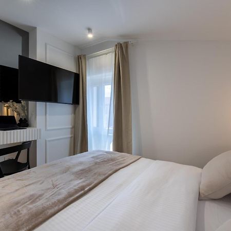 Palace Luxury Suites Сплит Экстерьер фото