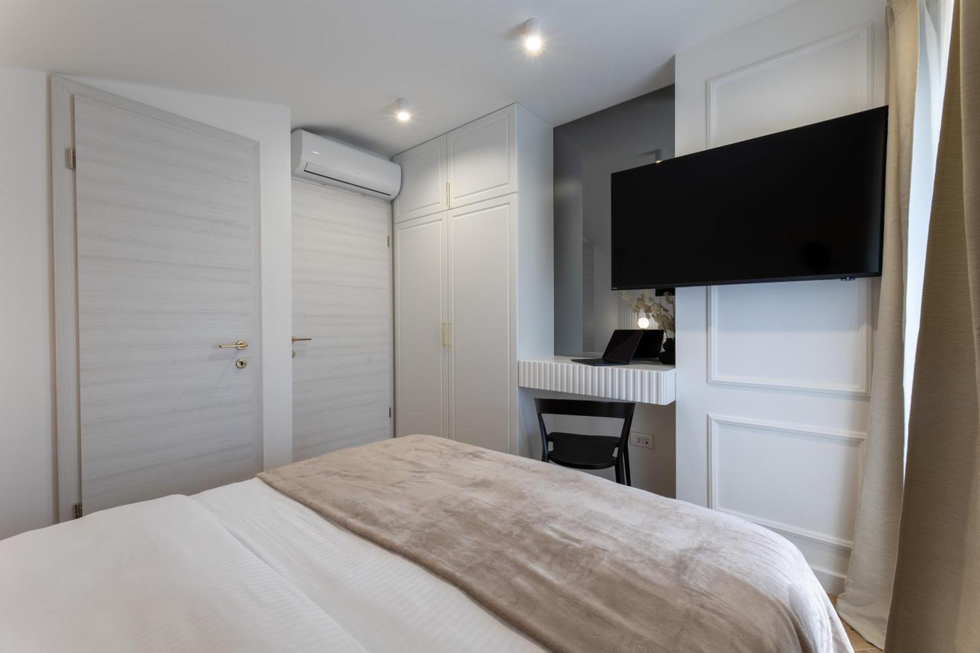 Palace Luxury Suites Сплит Экстерьер фото