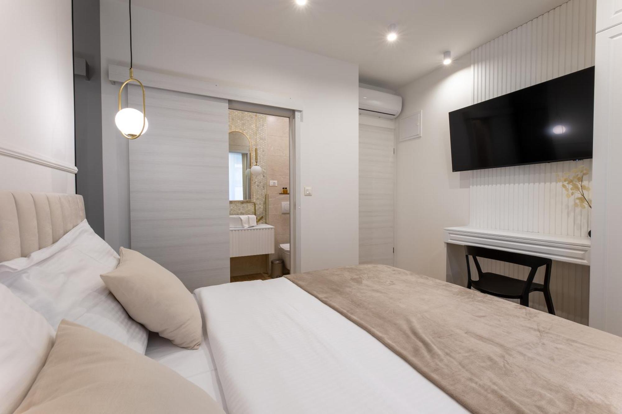 Palace Luxury Suites Сплит Экстерьер фото