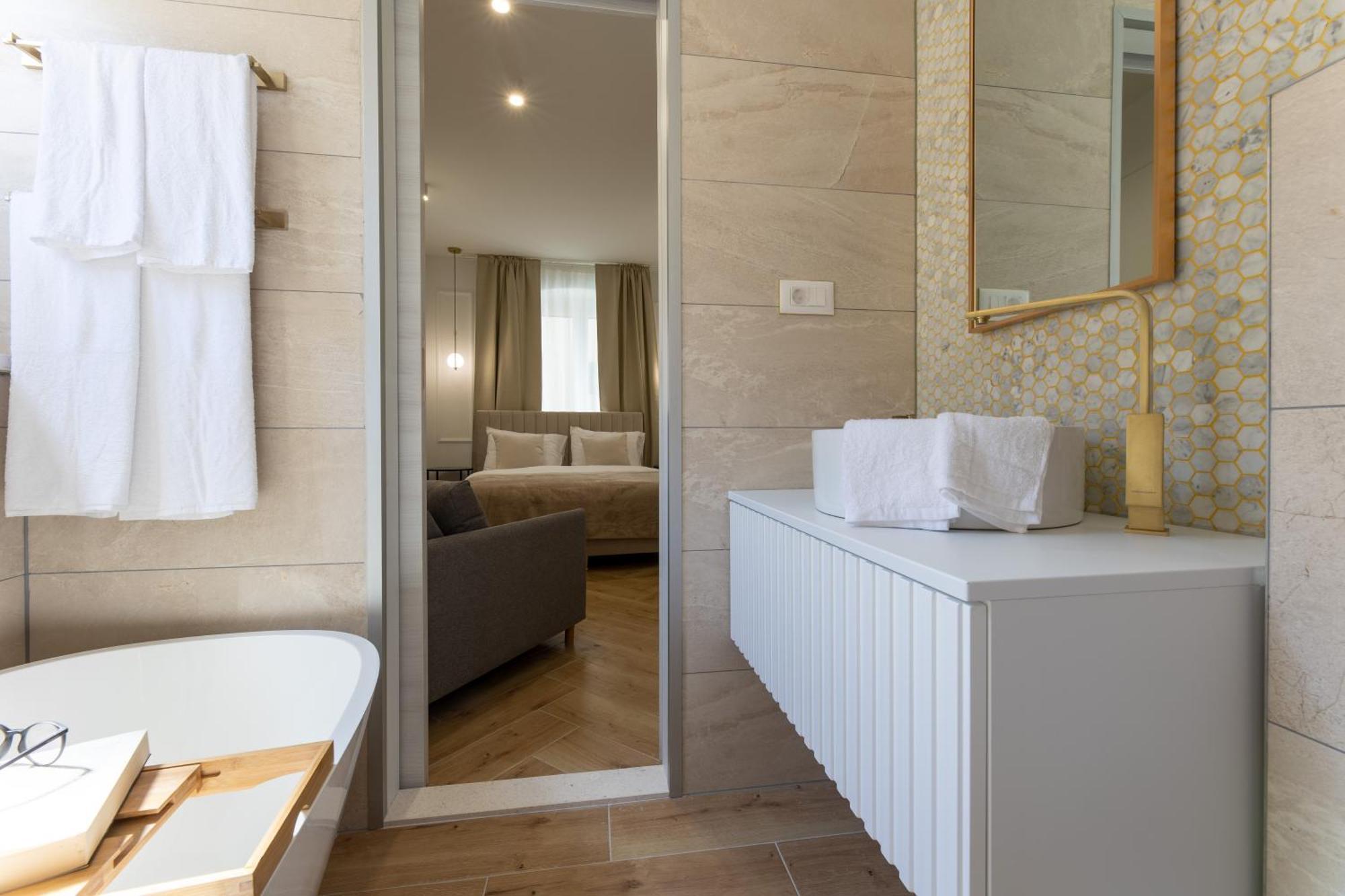 Palace Luxury Suites Сплит Экстерьер фото